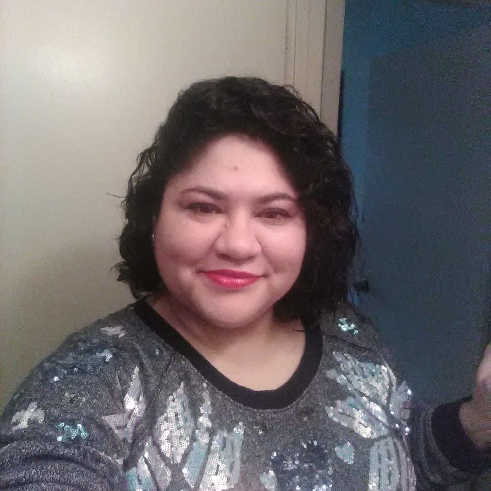 Meet your Posher, Yesenia